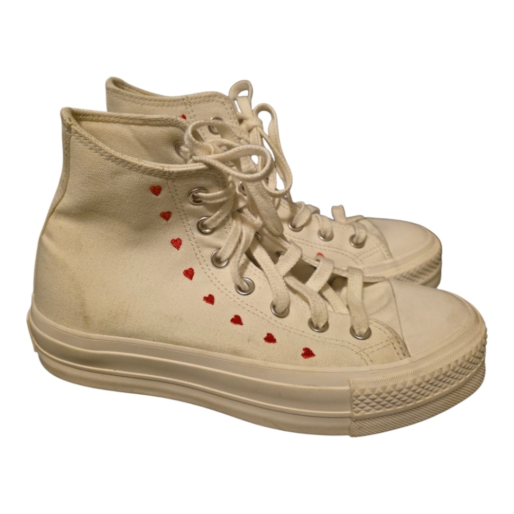 CHUCK TAYLOR CONVERSE Crafted with Love Lift Platform Embroidered Hearts- Size 7